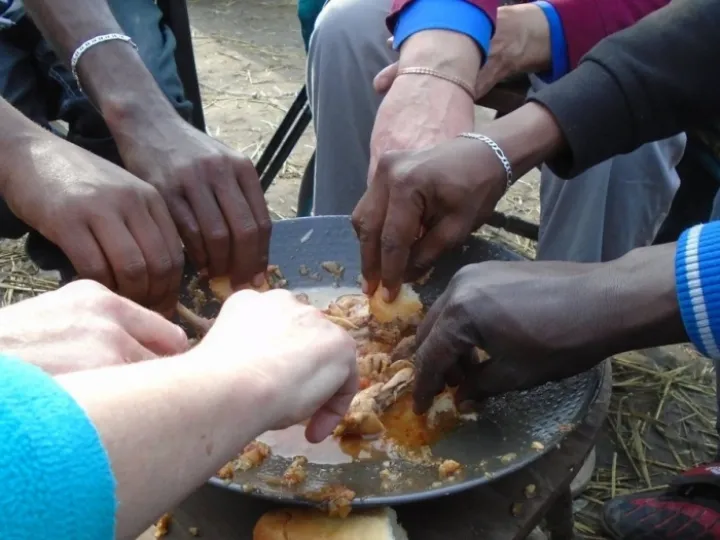calais_hands