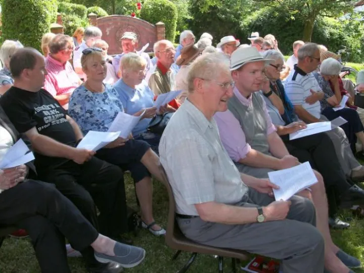 IMG_3148 (002)_Open Air Songs of Praise_10th June 2018