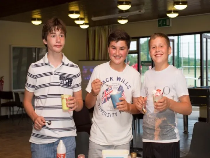 Haddenham Youth Club 08