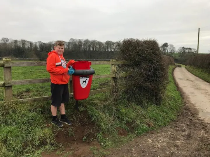 Eachus lane dog bin
