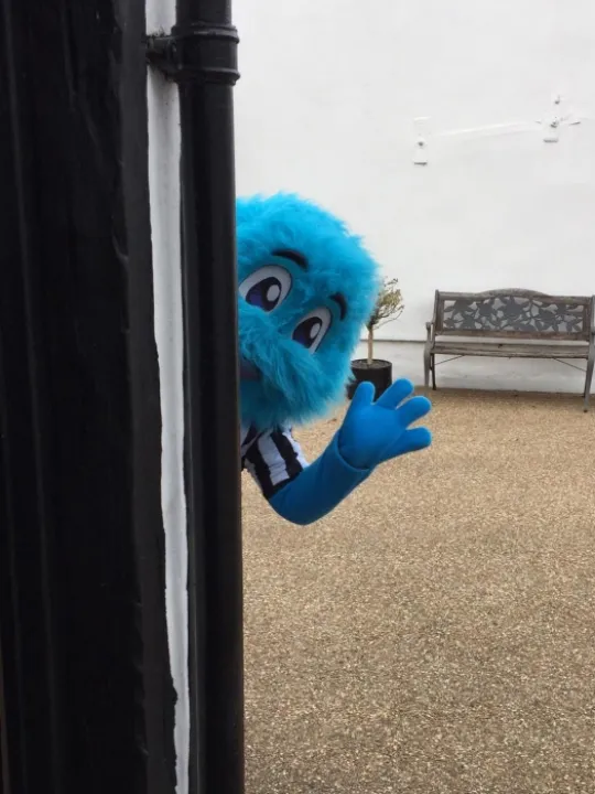 Churchy Peeping