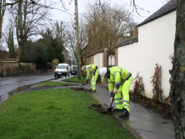 Footpath Maintenance 01
