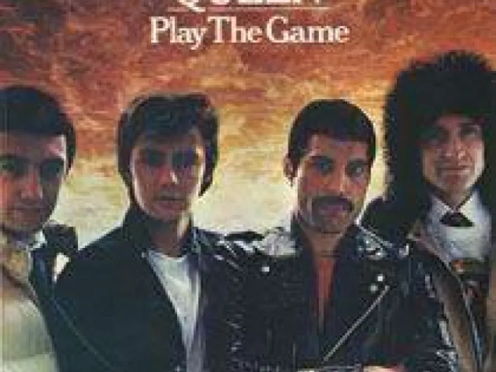 Queen play the game
