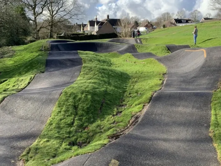 Battle pump track