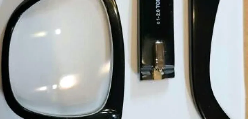 Damaged arms on Tom Ford sunglasses
