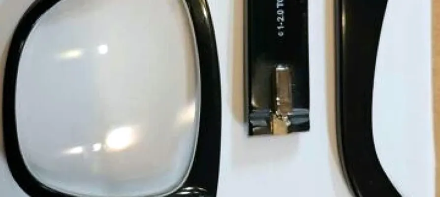 Damaged arms on Tom Ford sunglasses