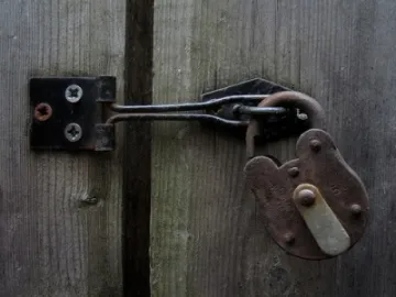 Shed security 01