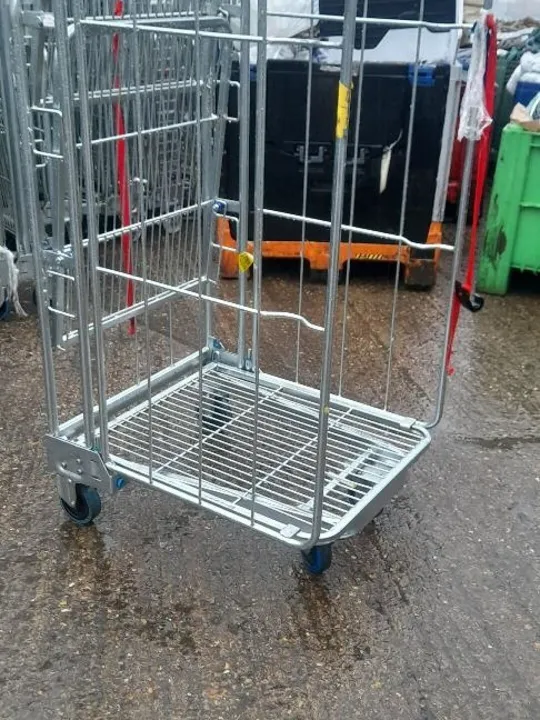 3 Sidded Cage 33