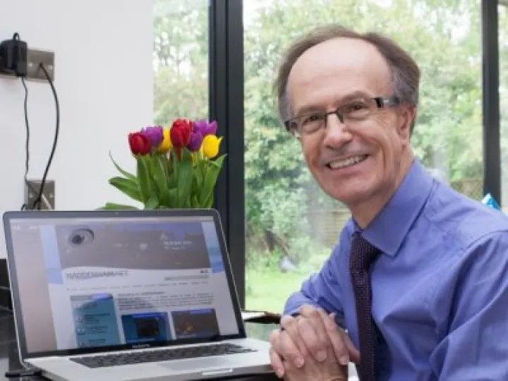 Keith Milmer at Laptop 01