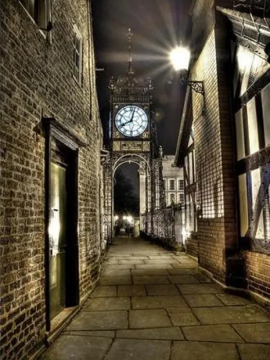 MarkCarlineEastgateClock2