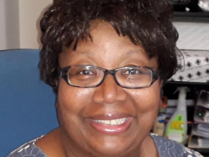 AMC Shirley Francis cu