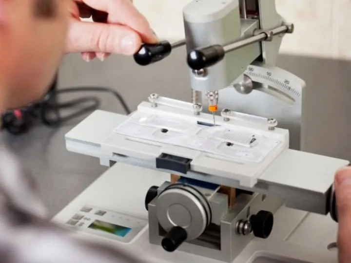 Repairing glasses in the workshop