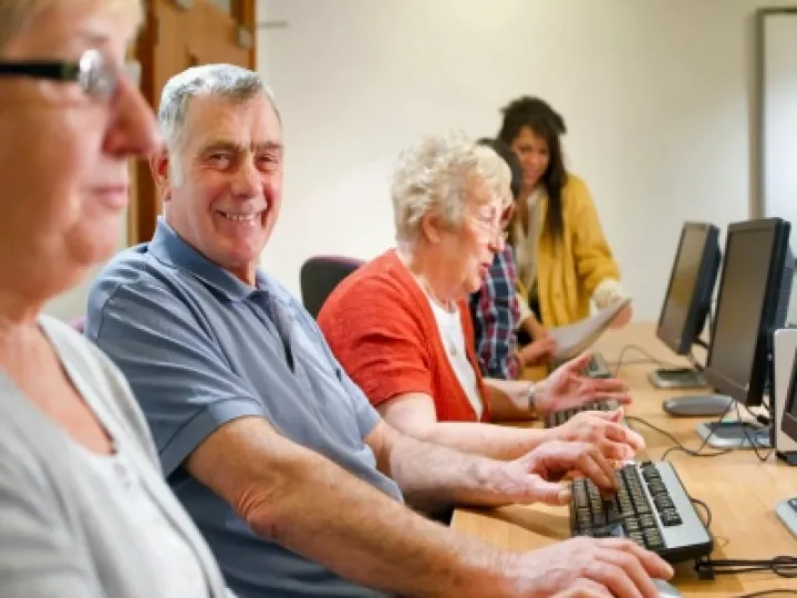 Seniors in the Library 01