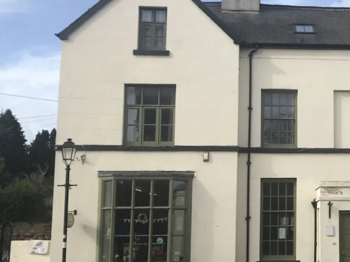 Manor Court AntiQue fireplaces