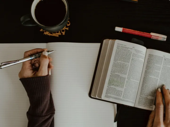 kelly-sikkema-YnRNdB-XTME-unsplash