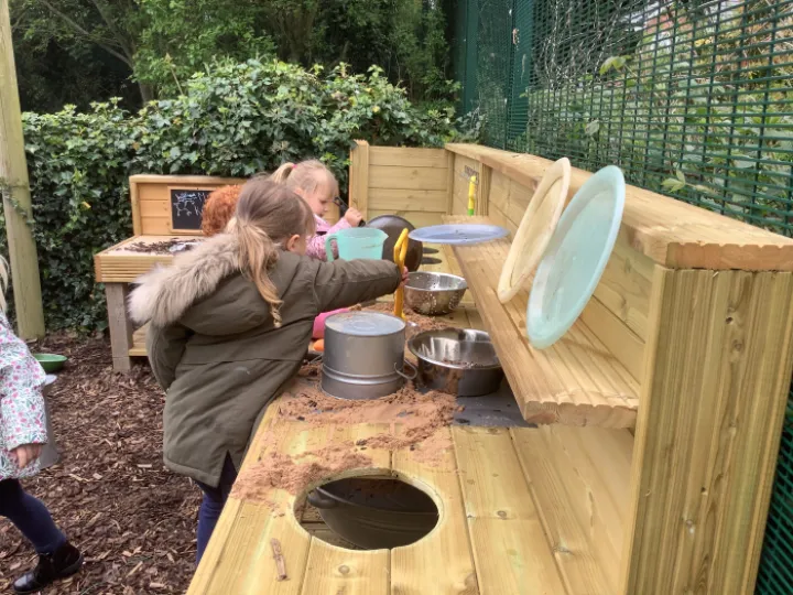 C3E93966-A334-433F-A542-273994BA4B41