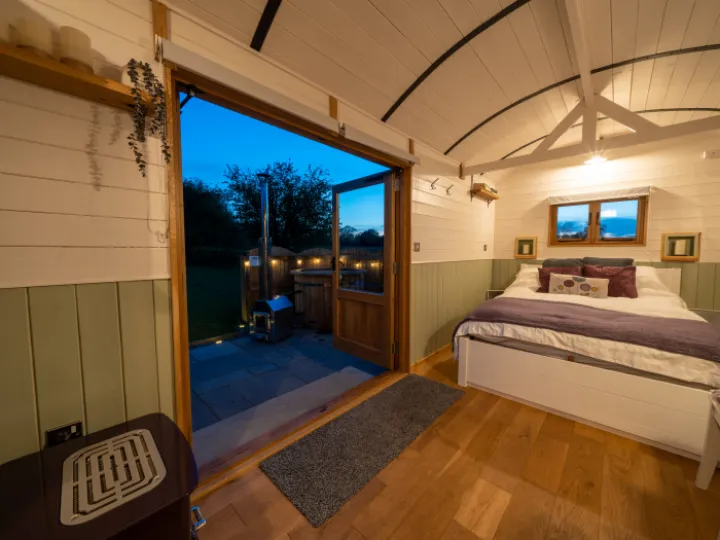 Overwater Luxury Glamping Hodnet Interior 2
