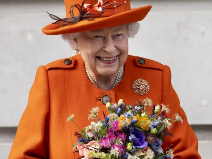 queen-elizabeth-ii-leaves-after-announcing-the-summer-news-
