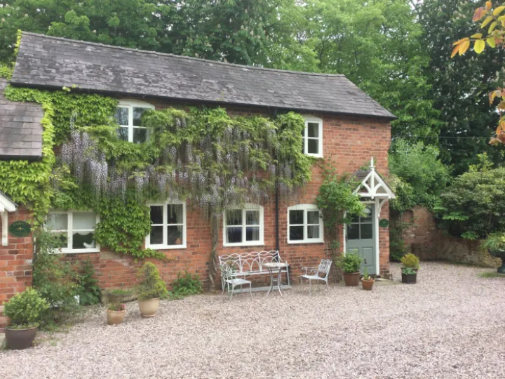 Cherry Tree Cottage Img_1301