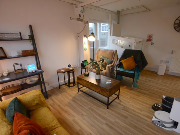 67623_smart House At Leechmere Centre