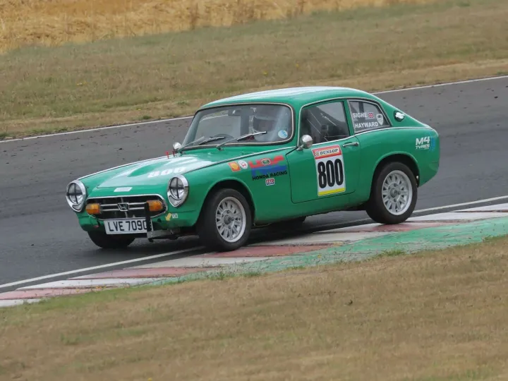 523816589_1240290621226994_629