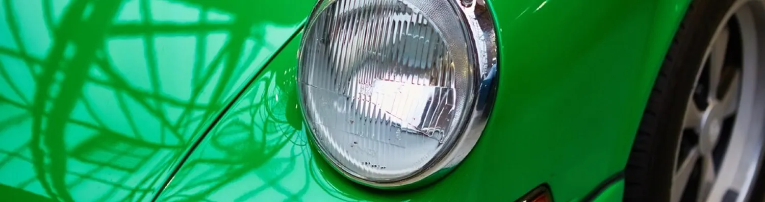 detail-classic-car-closeup-headlight_355018-237
