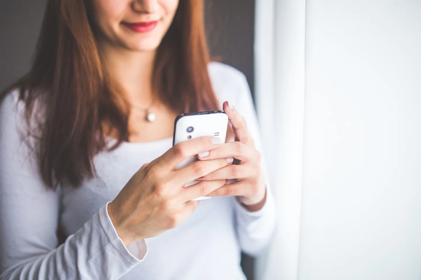 Using a smartphone to control curtains and blinds