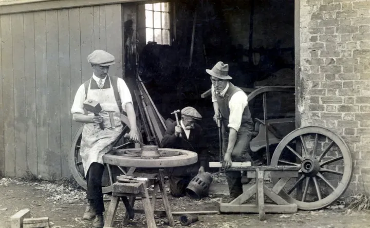 Macefen Smithy Workers