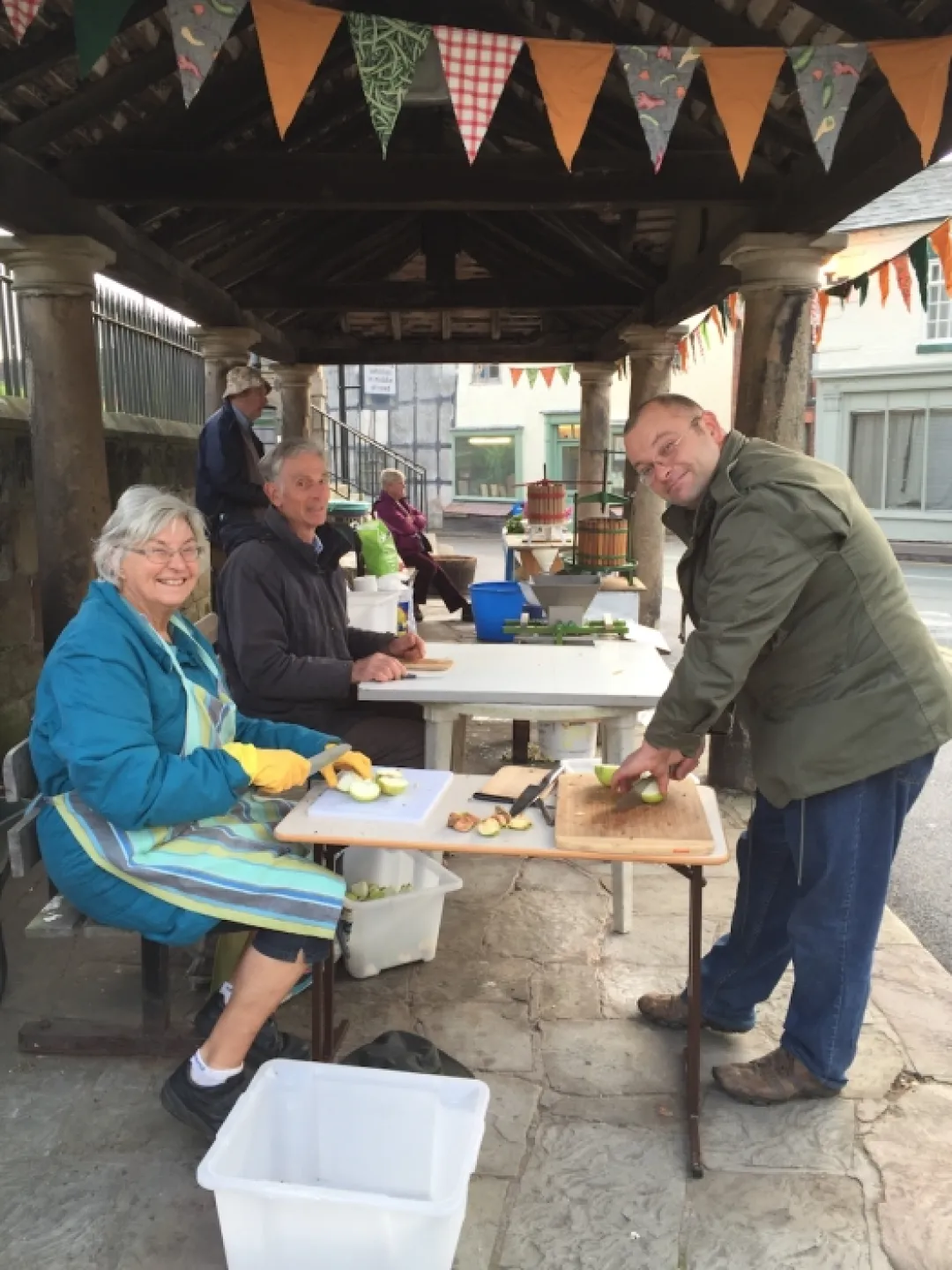 Apple pressing 2016
