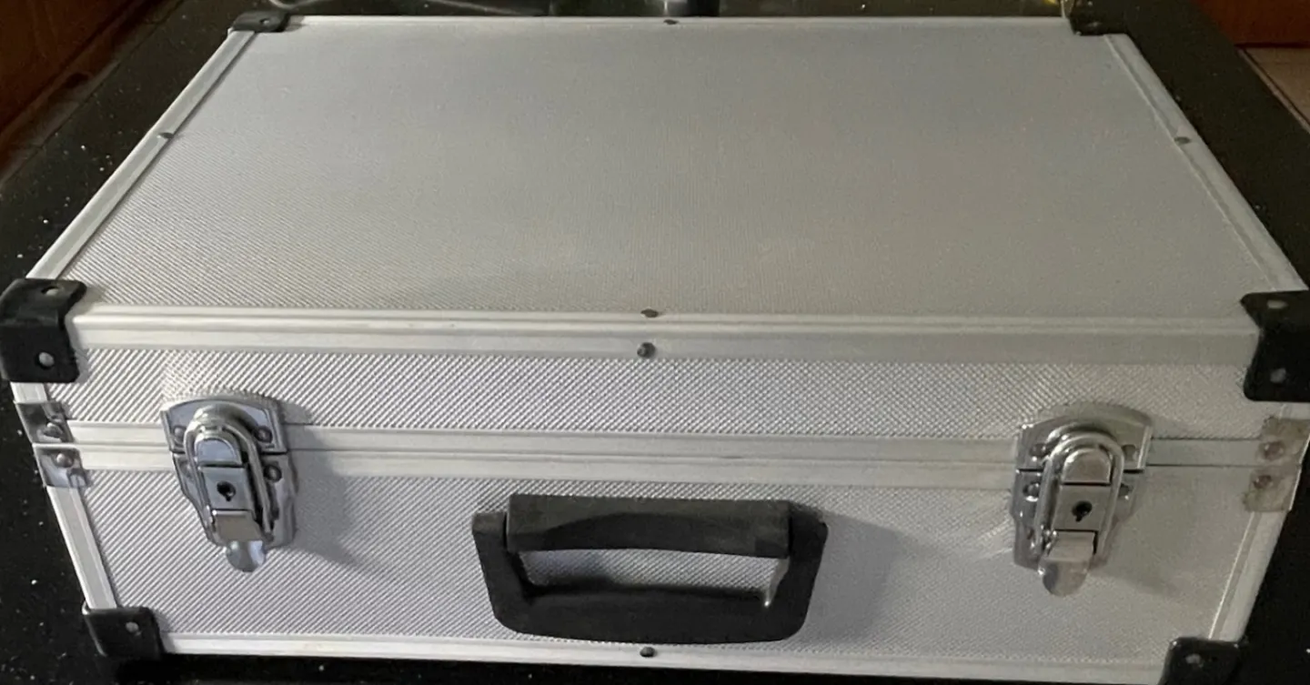 Microphone box