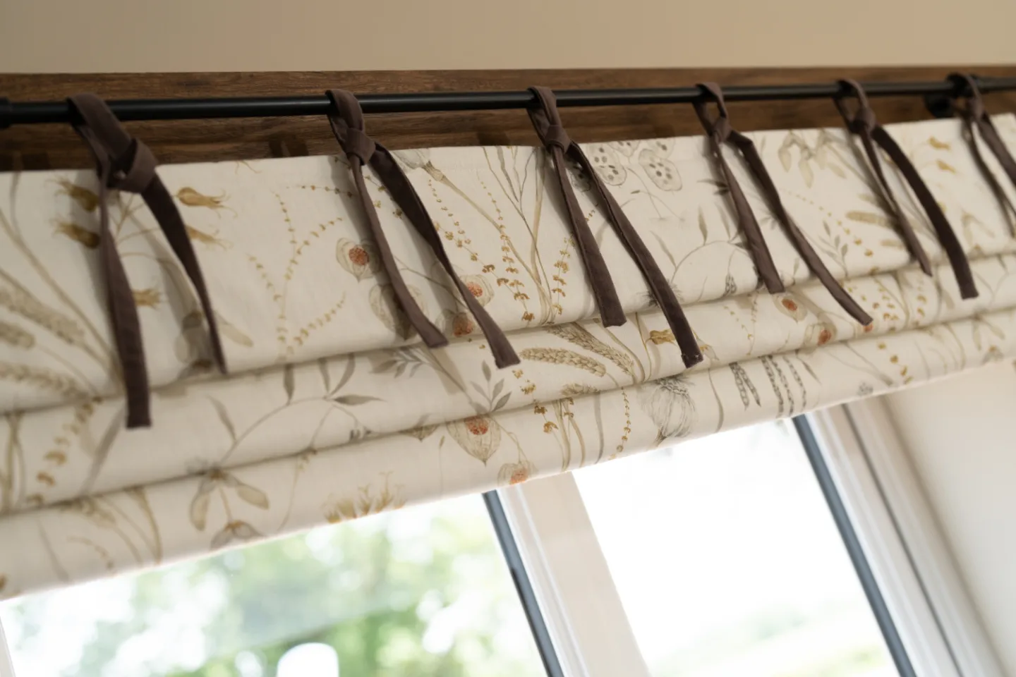 Roman blinds with ribbons
