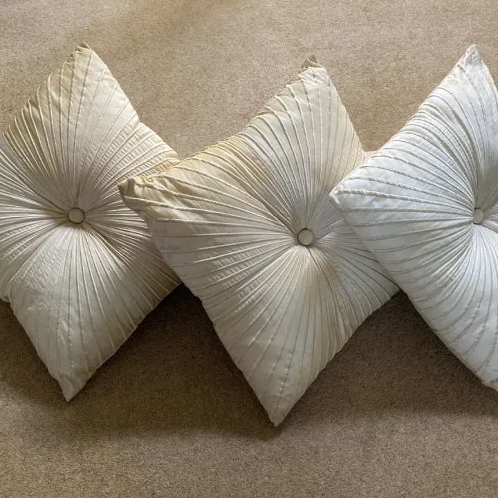 Sateen cushions – Items for sale