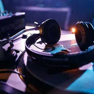 Headphones, turntable, dj, audio, sound, music