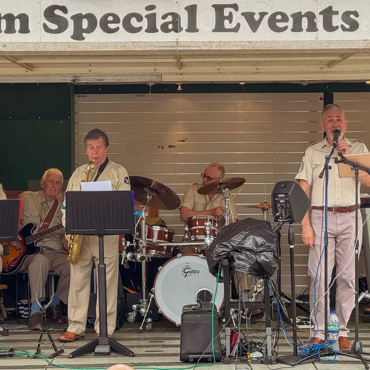 Moonlight Serenade Perform Music From Glen Miller