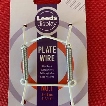 Set of 5 plate wires brand new – Items free to a good home!