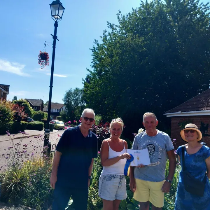 1st Place Front Garden – Oakmoore