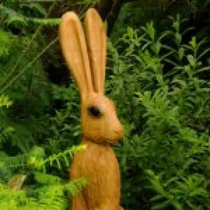 Sculpture in Garden 04