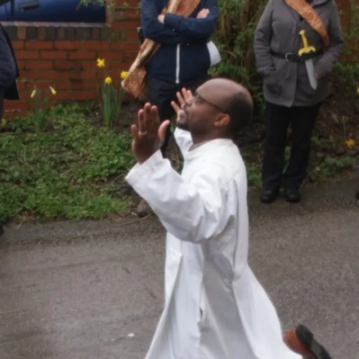 Long Walk to the Cross Kip Praying
