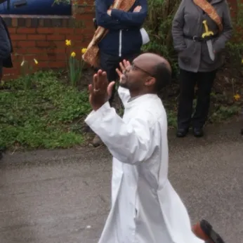 Long Walk to the Cross Kip Praying