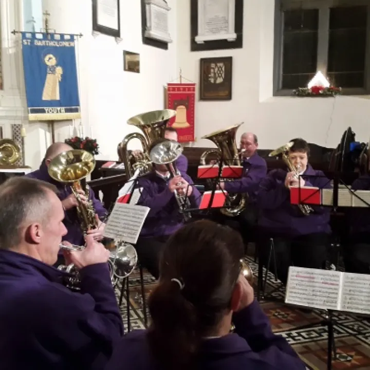 Carols Round the Tree
