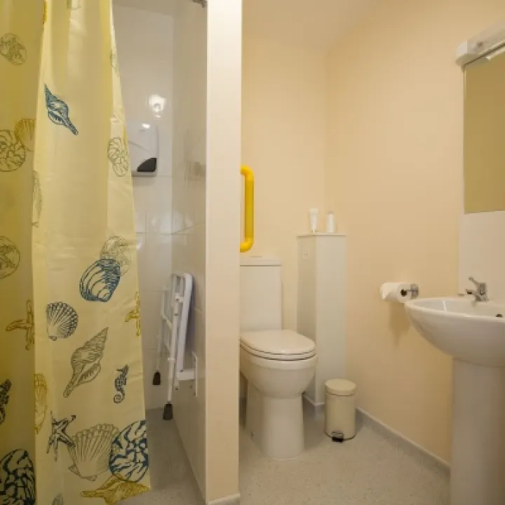 Abbeyfield En Suite 03