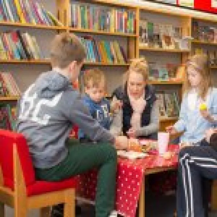 Library 02