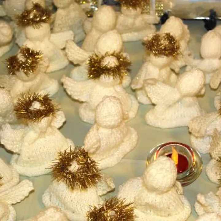 Knitted angels