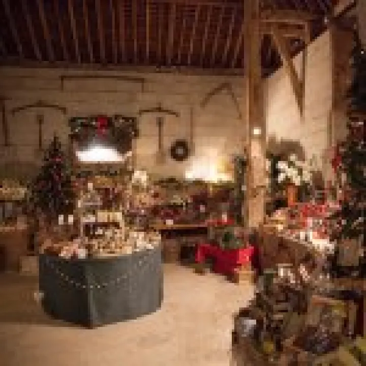 Tythe Barn at Christmas 05