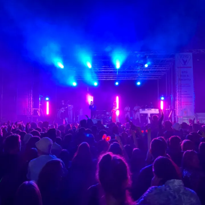 The Abba Reunion Tribute Show 39 Perform Waterloo