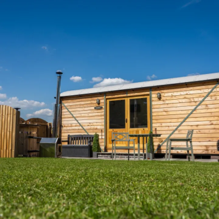 Hero Glamping 02