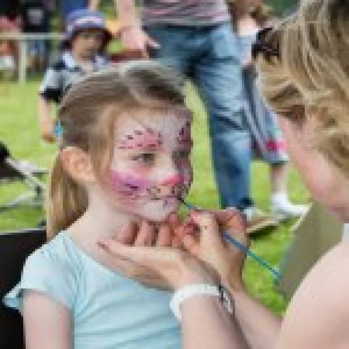 Mad Hatter's Fete 06