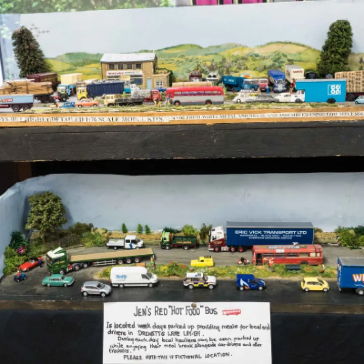 TRAINS 1000