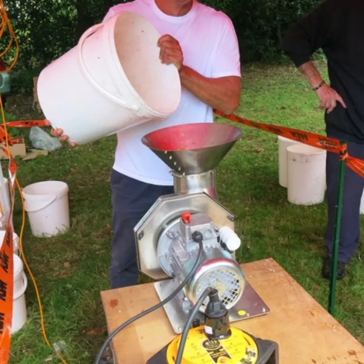 Apple Pressing 8