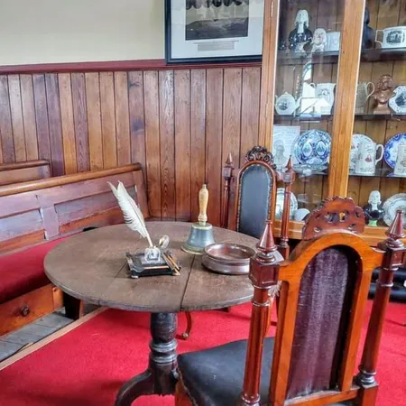 Interior 2